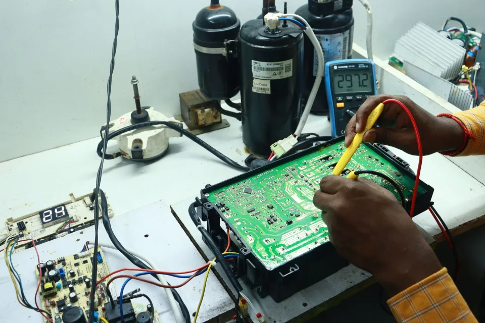 Khu tiếp nhận tủ lạnh, máy giặt